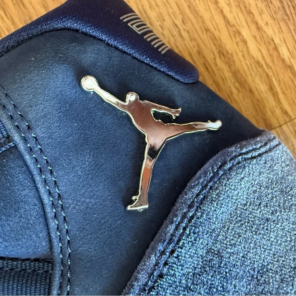 💙 Air Jordan 11 Retro “Midnight Navy Velvet” (W) • Navy Suede/Velvet • Size 9 ⭐️ - Picture 14 of 16